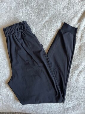Lululemon Keep Moving Jogger size 4